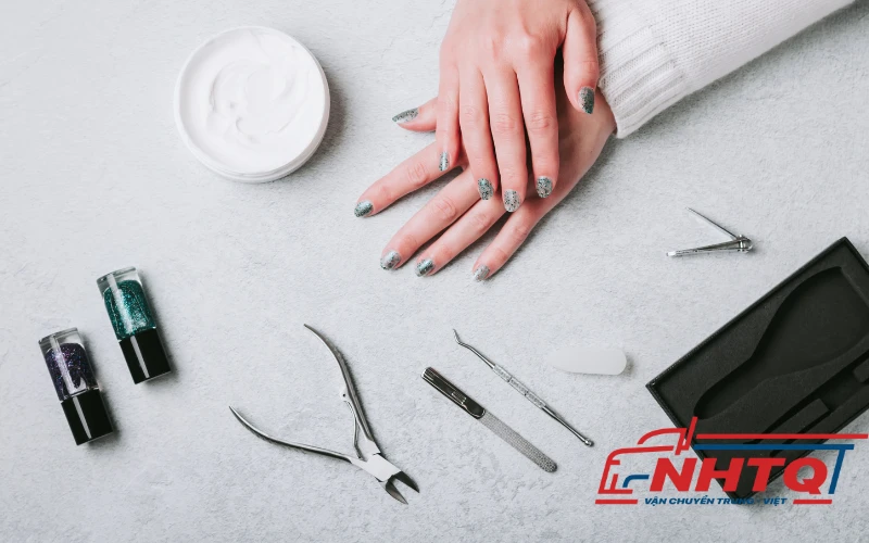 Dụng cụ vệ sinh móng