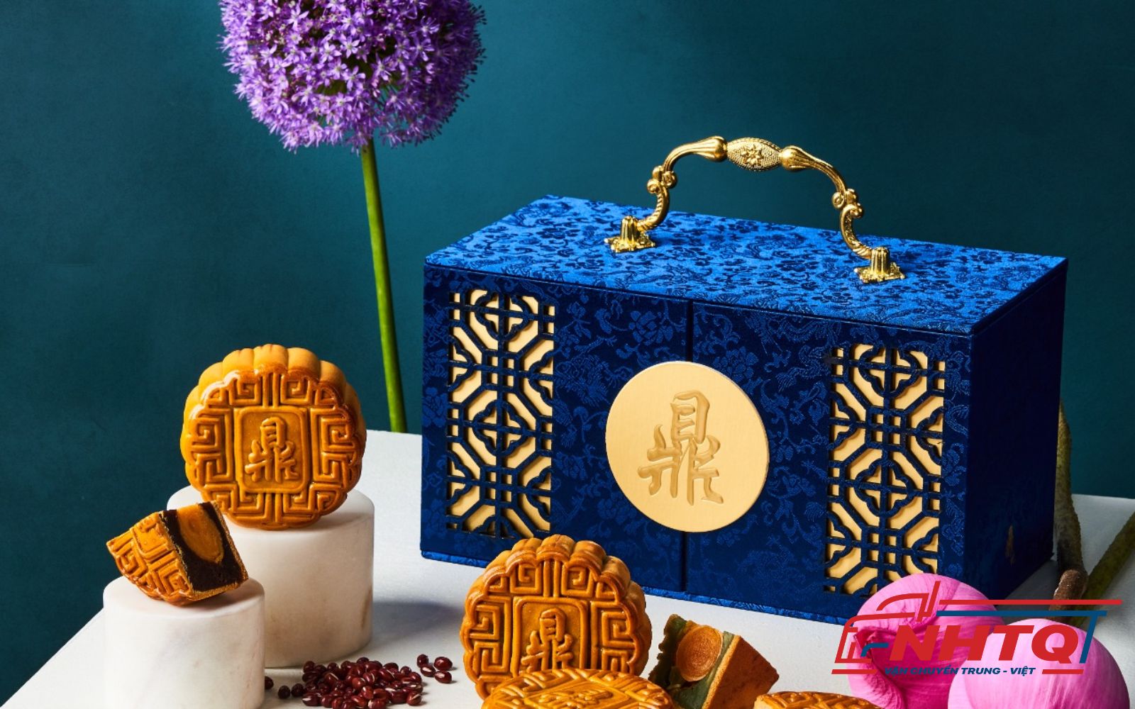 Hộp đựng bánh Trung Thu bằng gỗ