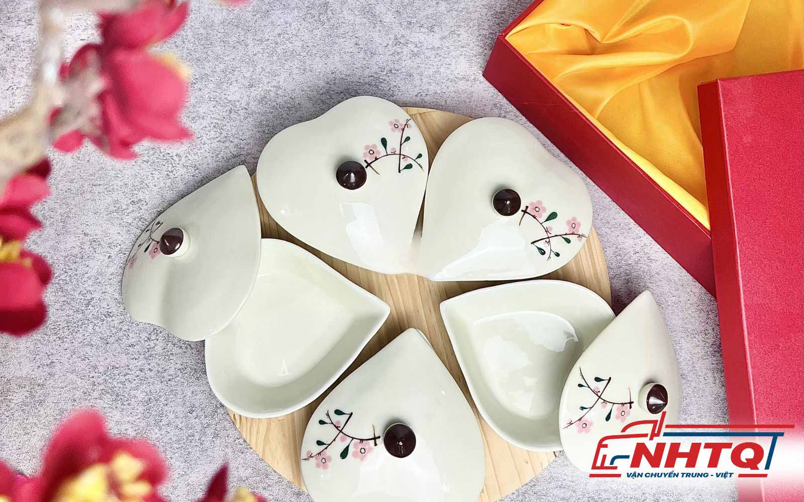 Khay đựng mứt nội địa Trung hình trái tim